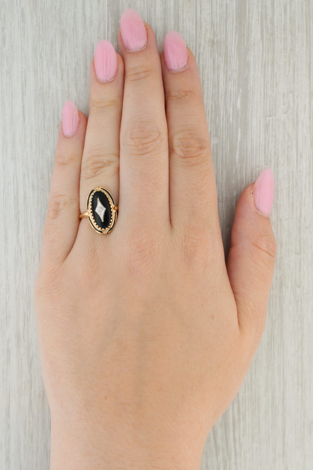 Vintage Oval Onyx Diamond Signet Ring 10k Yellow Gold Size 8