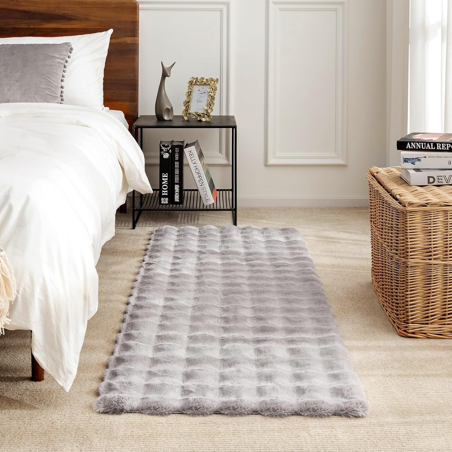Faux Rabbit Fur Rug Carpet.  4x6 FT Fluffy Soft Area Rug