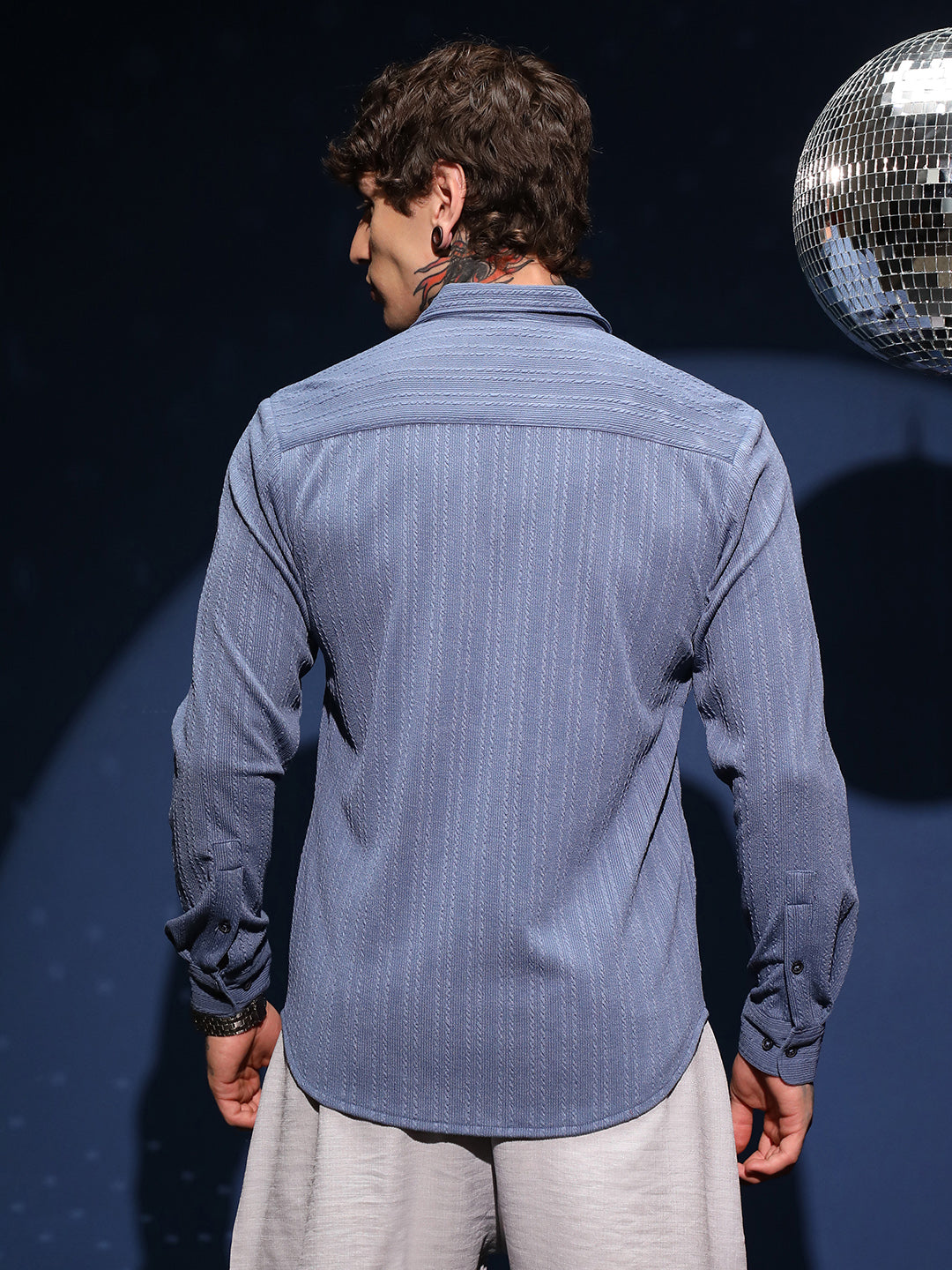 Parallel-Crease Tactile Shirt