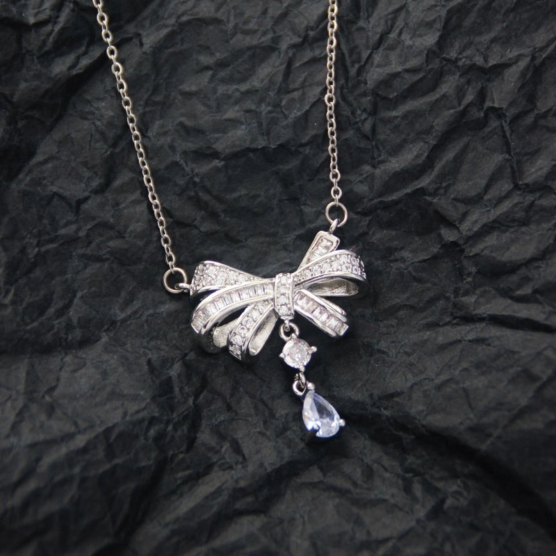 10 Pieces Casual Elegant Basic Moon Heart Shape Bow Knot Titanium Steel Copper Zircon Plating Inlay Pendant Necklace