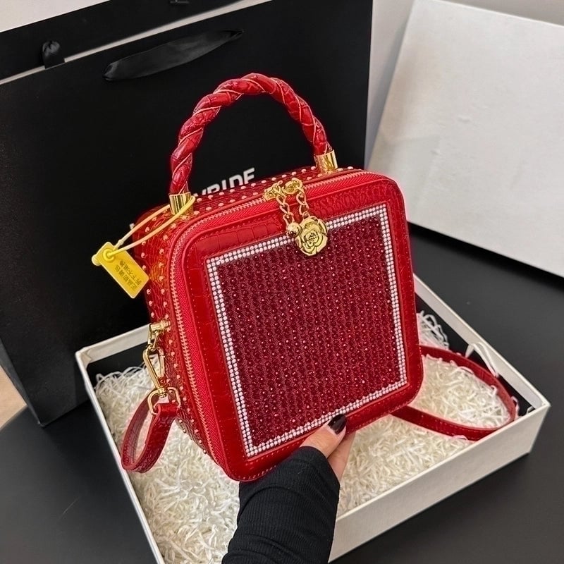 Women's Medium Pu Leather Geometric Solid Color Streetwear Zipper Handbag