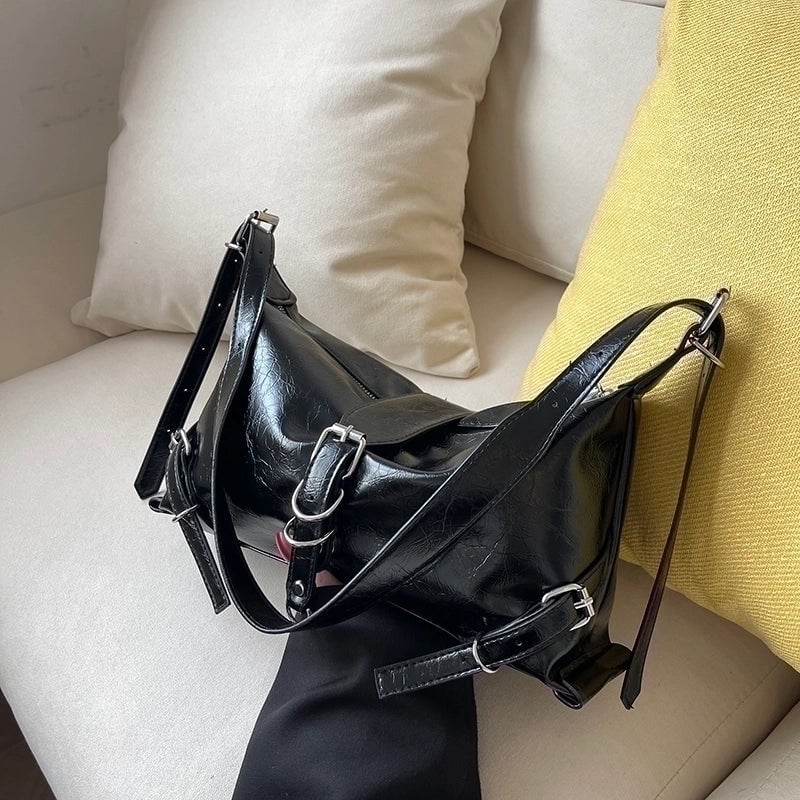 Women's Pu Leather Solid Color Classic Style Zipper Underarm Bag