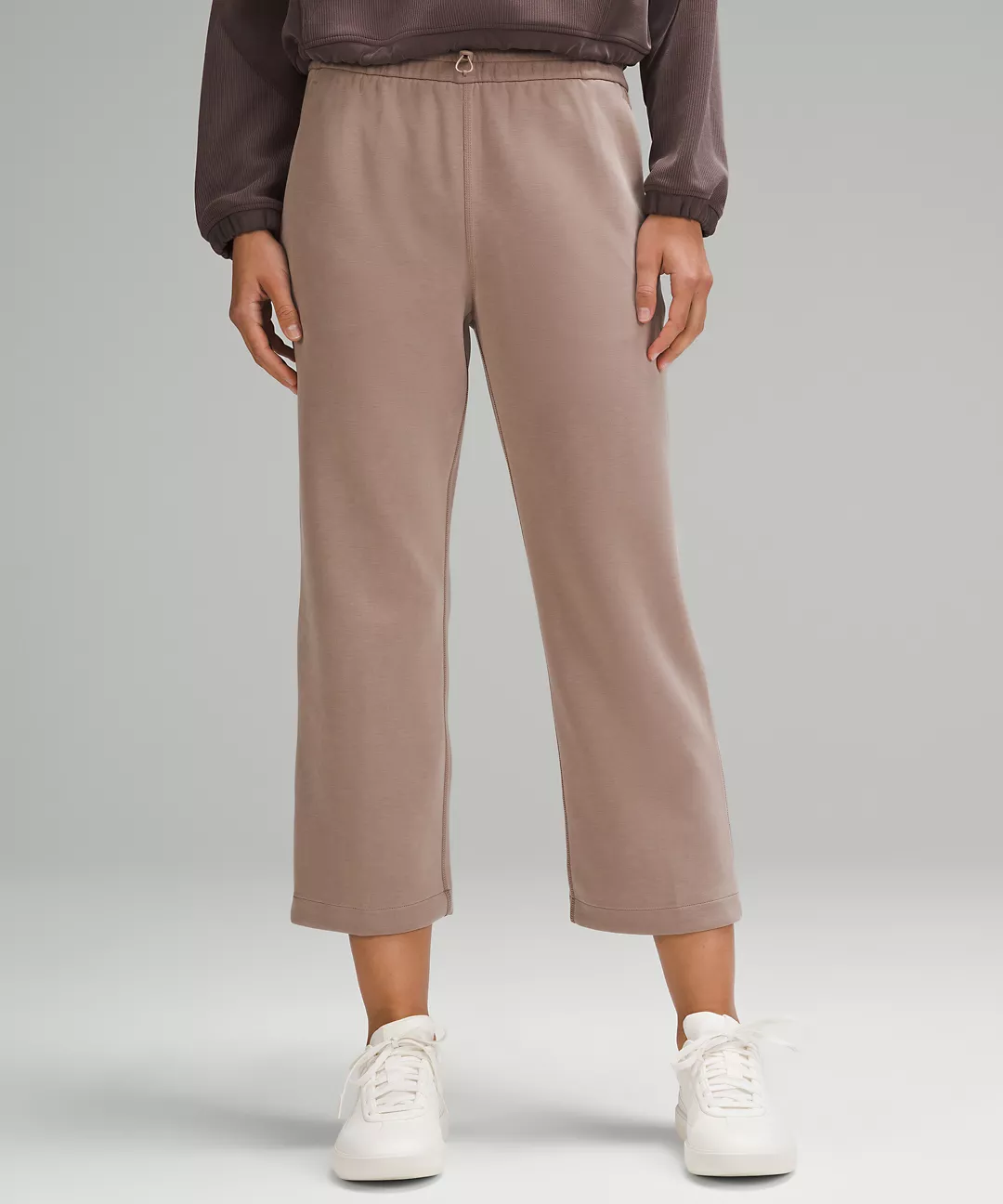 Softstreme High-Rise Straight-Leg Cropped Pant
