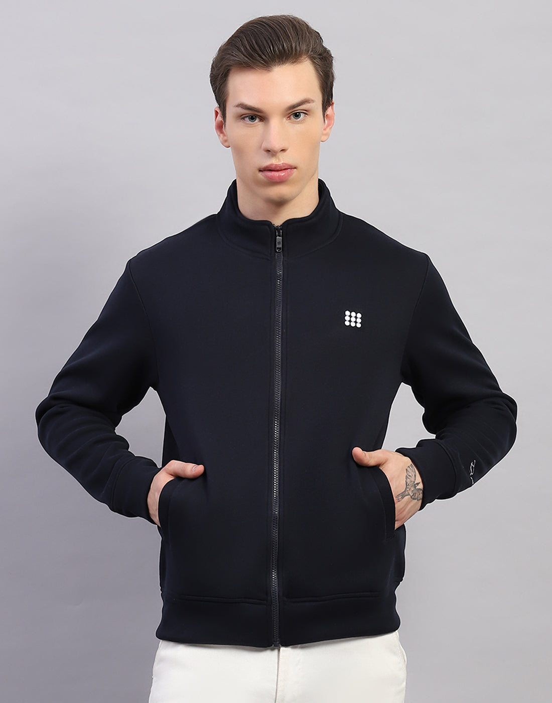 Men Navy Blue Solid Round Neck Full Sleeve Sweatshirt