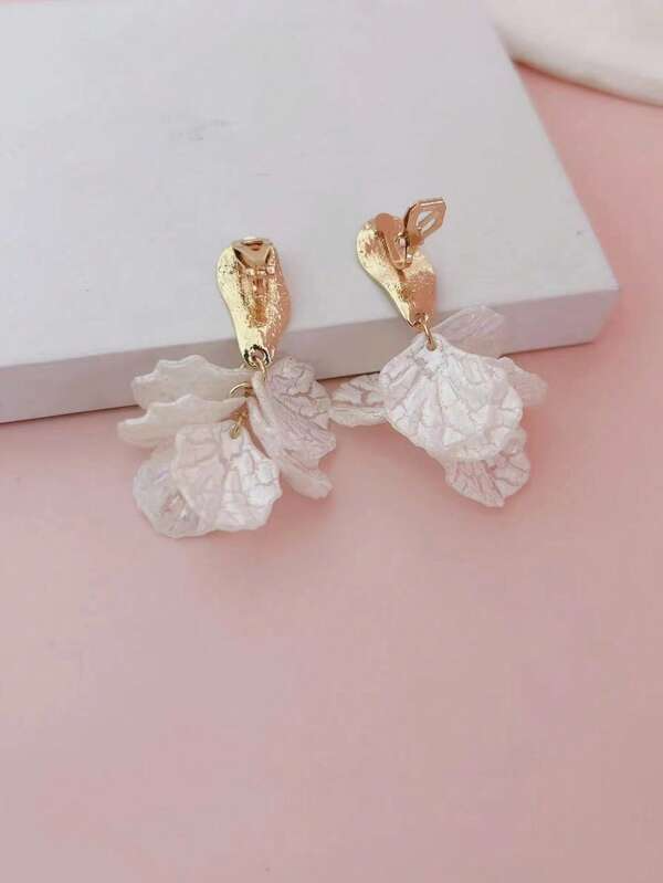 Glamorous Floral Petal Dangle Earrings