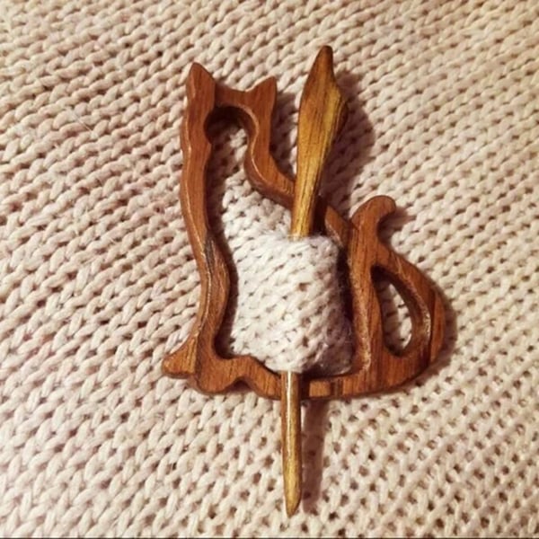 Brooch Pin With Wooden Animal Pattern