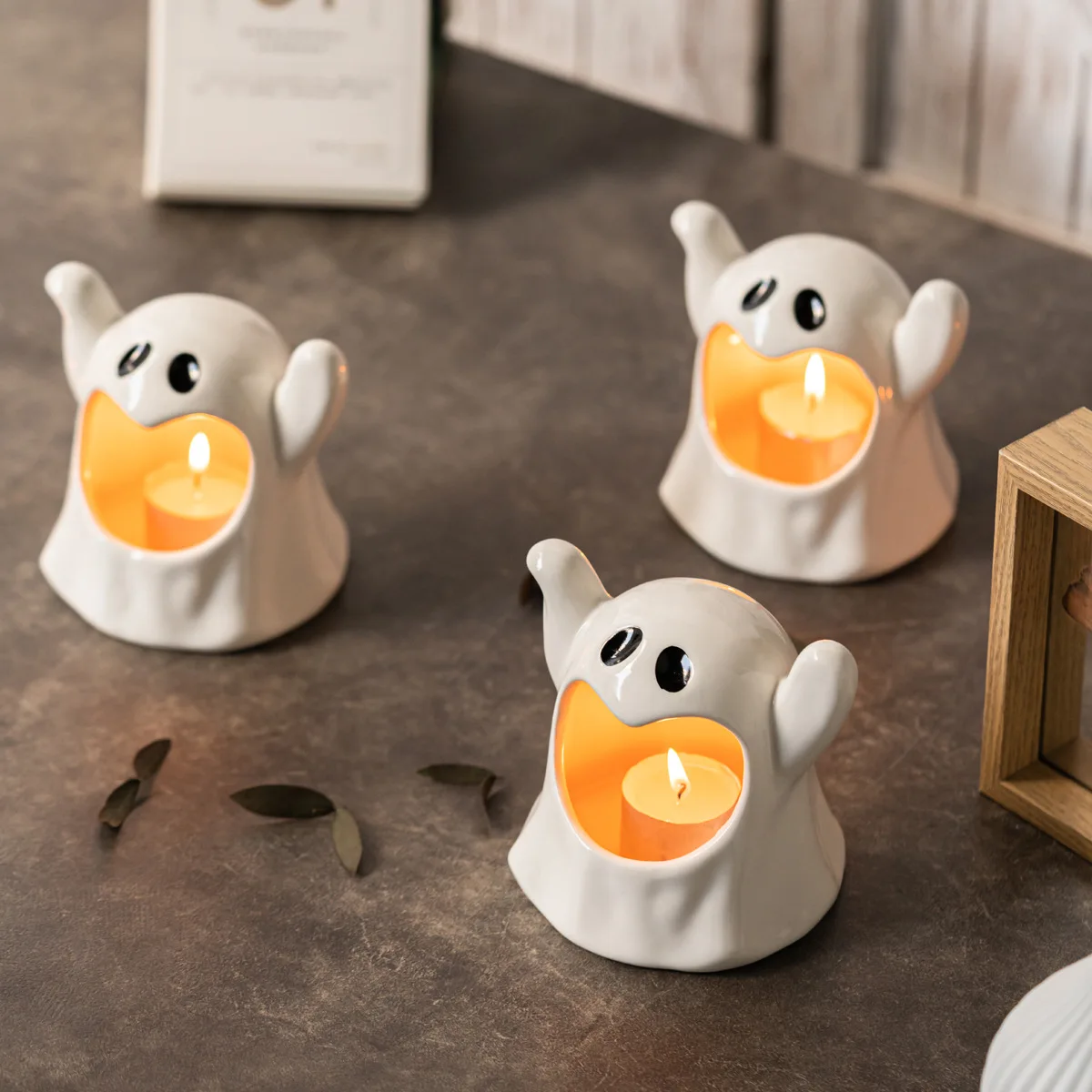 Halloween atmosphere ornaments with white ceramic ghosts for home decoration