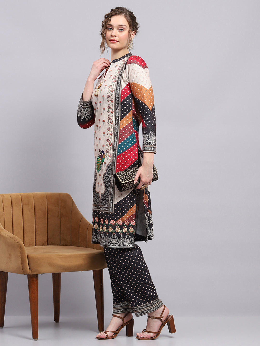 Women Cream Printed Round Neck 3/4th Sleeve Kurti Set for Winter