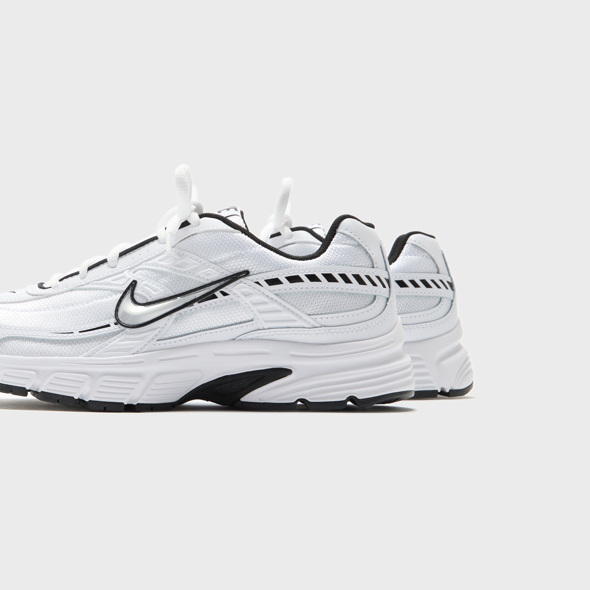 Nike WMNS Initiator Cn - White / Black / Metallic Silver