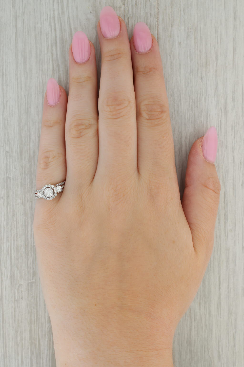Vera Wang 0.92ctw Round Diamond Halo Engagement Ring 14k White Gold Sz 7 Bridal