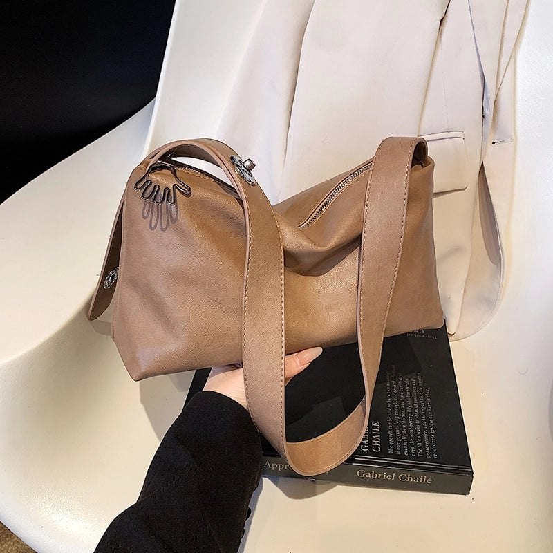 Women's Pu Leather Solid Color Basic Classic Style Sewing Thread Pillow Shape Zipper Shoulder Bag