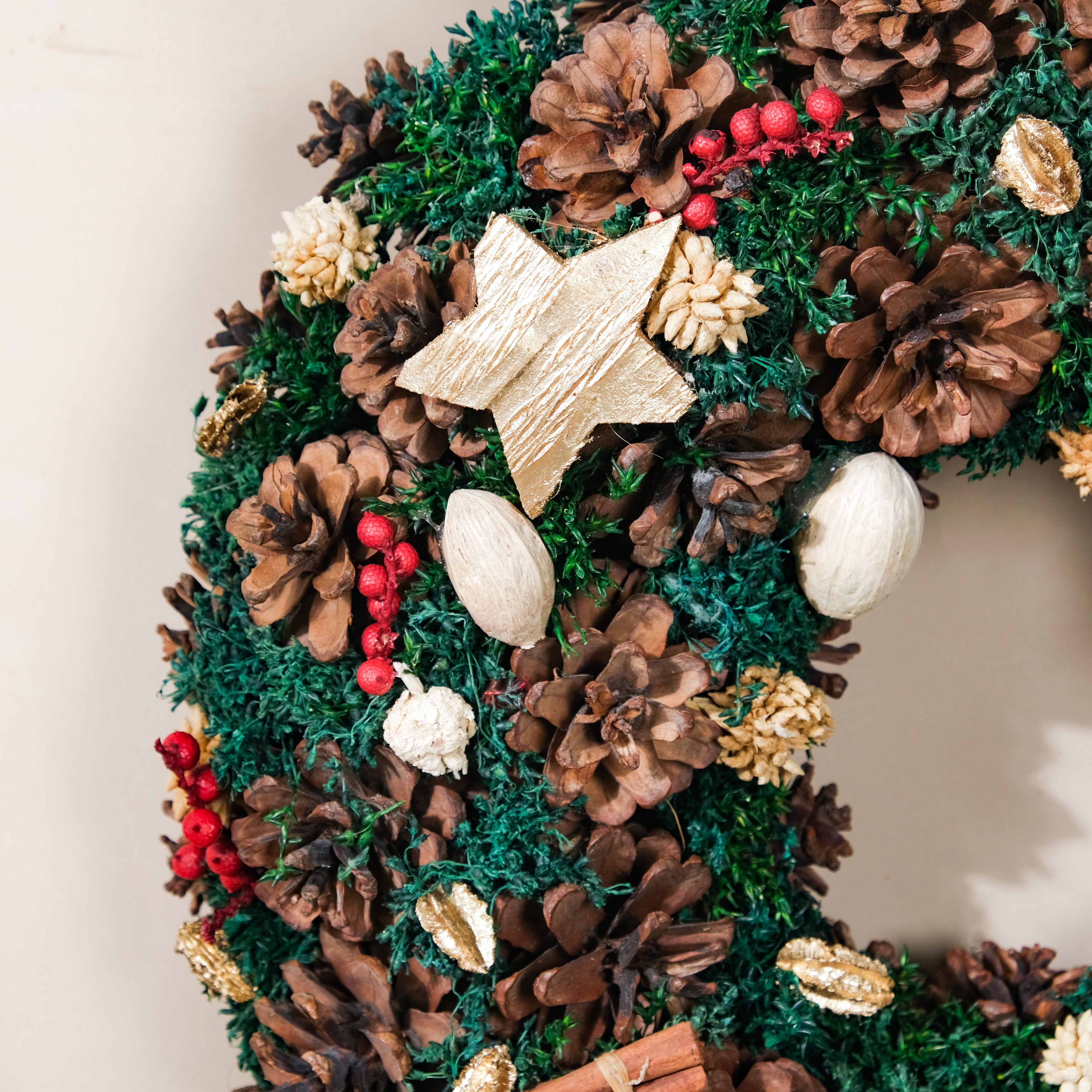 Merry Christmas Wreath Of Pinecones And Berries 13 Inch