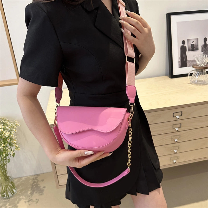 Women's Pu Leather Solid Color Classic Style Semicircle Magnetic Buckle Crossbody Bag Saddle Bag