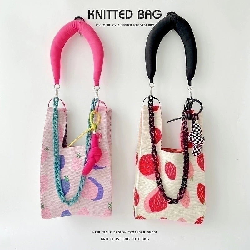 Women's Medium Polyester Strawberry Cute Open Handbag