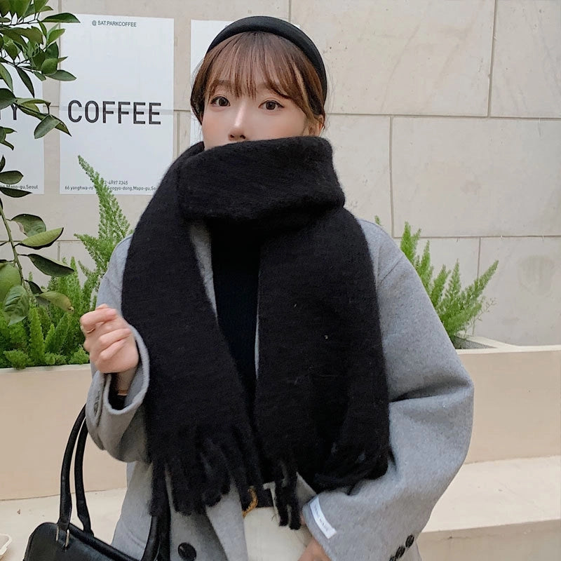 Women's Casual Minimalist Streetwear Solid Color Polyester Tassel Scarf