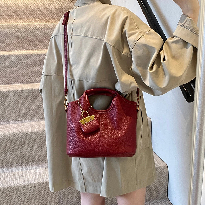 Women's Small PU Solid Color Elegant Classic Style Sewing Thread Bucket Magnetic Buckle Bucket Bag