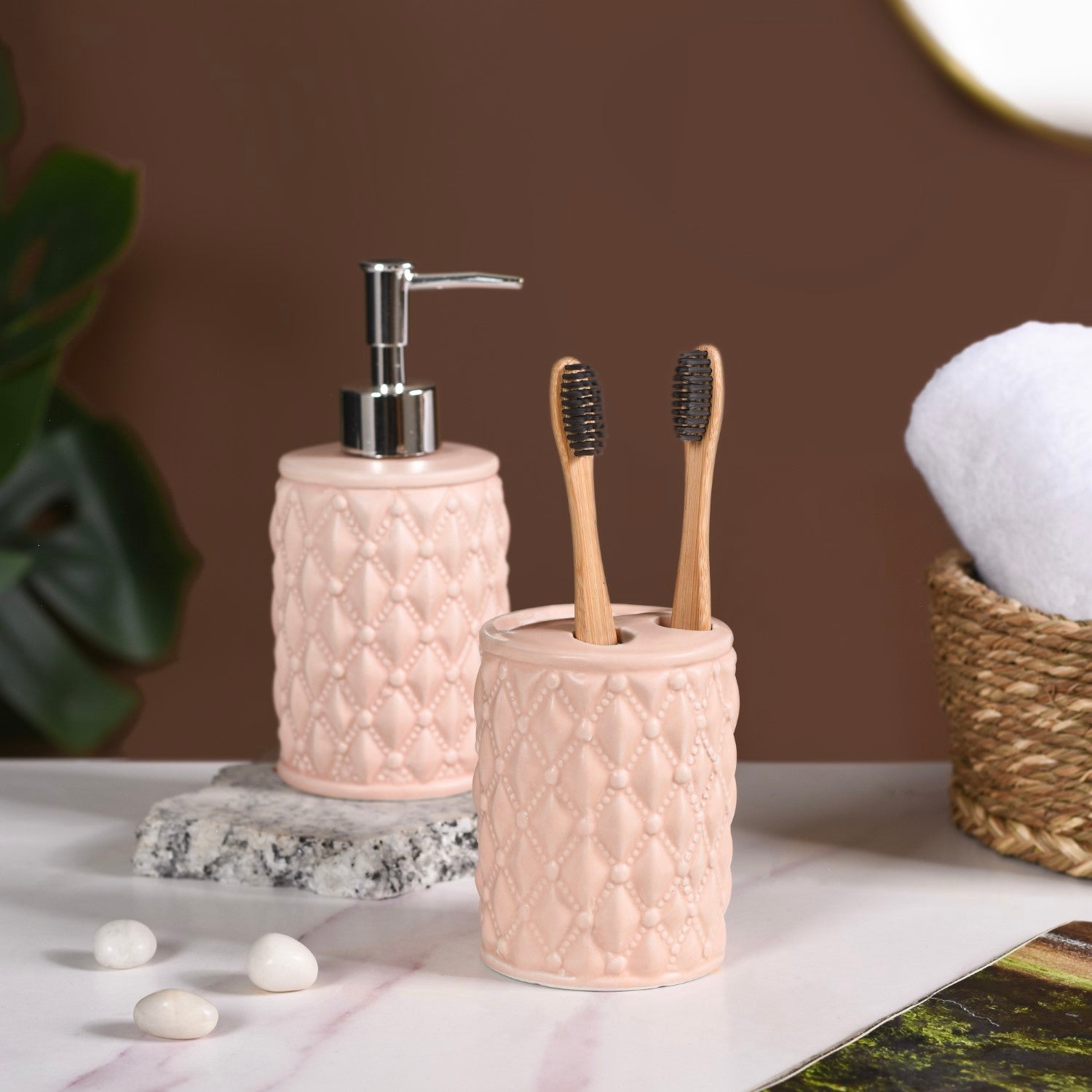 Peach Knit Design Ceramic Bathroom Accessories Set Of 3