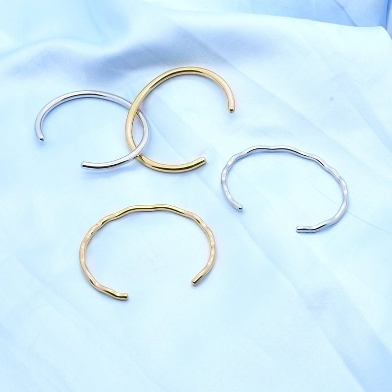 Luxurious Romantic Solid Color Stainless Steel Plating 18k Gold Plated Bangle