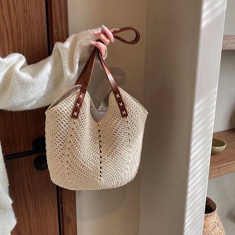 Women's Straw Solid Color Preppy Style Classic Style Streetwear Weave Dumpling Shape Zipper Shoulder Bag Underarm Bag Straw Bag
