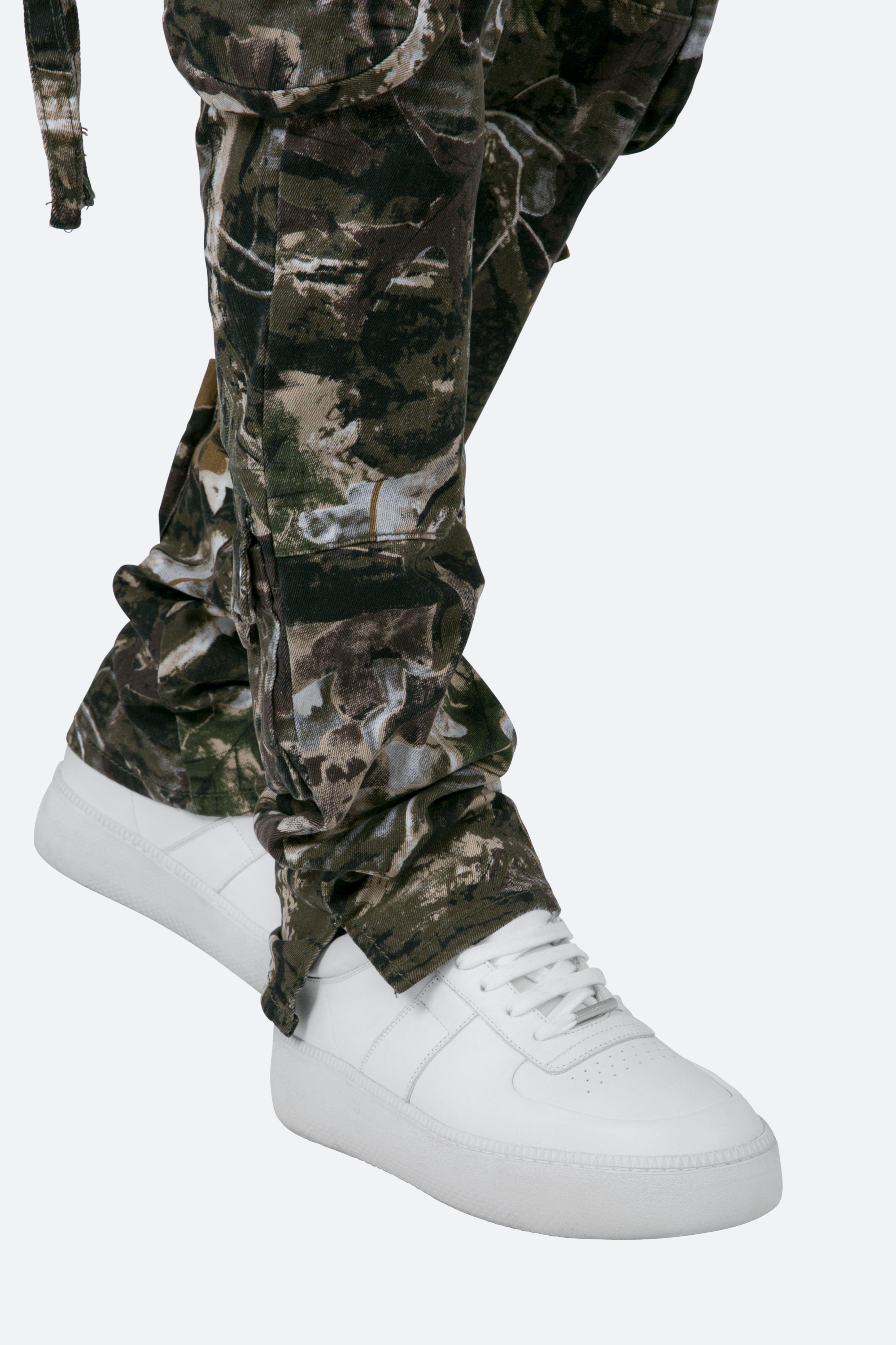 D152 Cargo Straight Denim - Hunter Camo