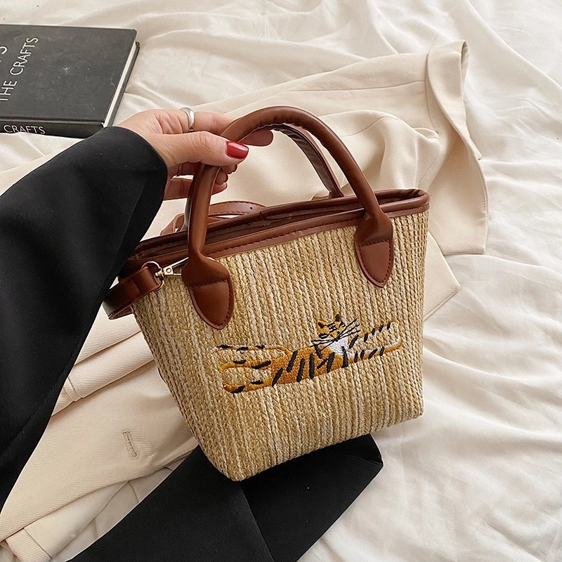 Women's Medium Straw Tiger Ethnic Style Zipper Straw Bag
