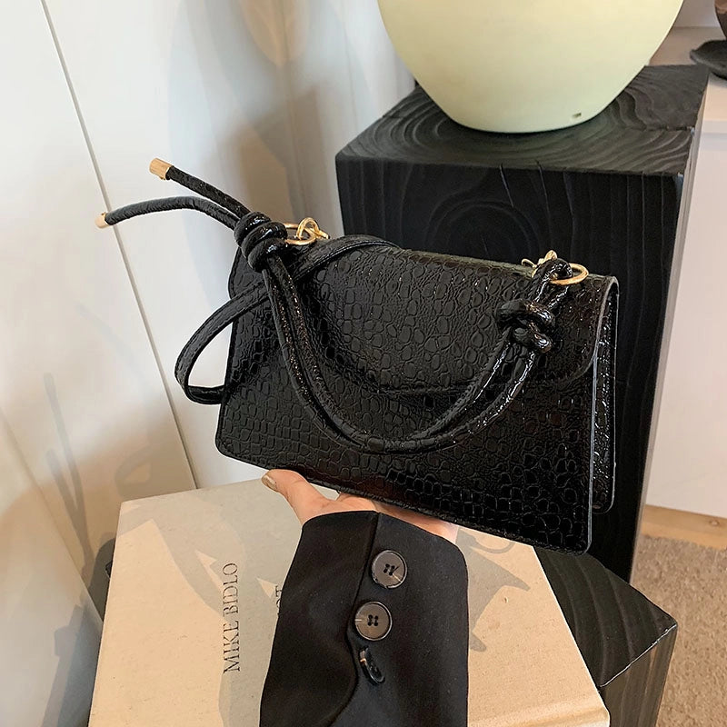 Women's Pu Leather Solid Color Elegant Streetwear Square Magnetic Buckle Crossbody Bag