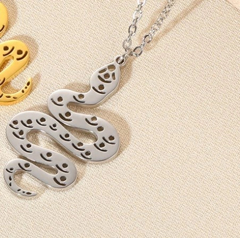 Minimalist Devil's Eye Heart Shape Butterfly Stainless Steel Plating Hollow Out Pendant Necklace