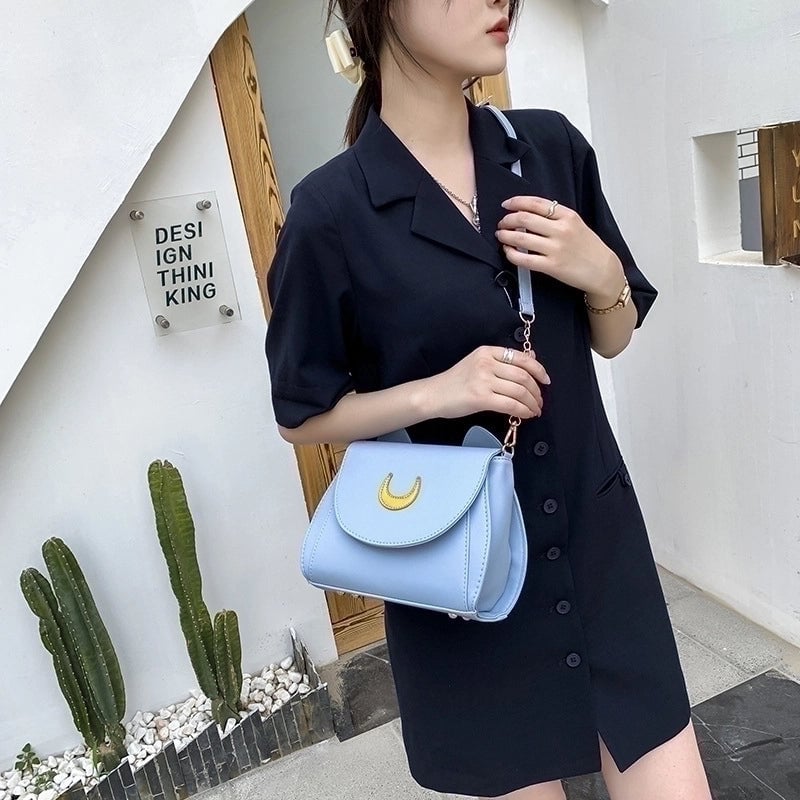 Women's Medium Pu Leather Moon Solid Color Streetwear Square Flip Cover Crossbody Bag