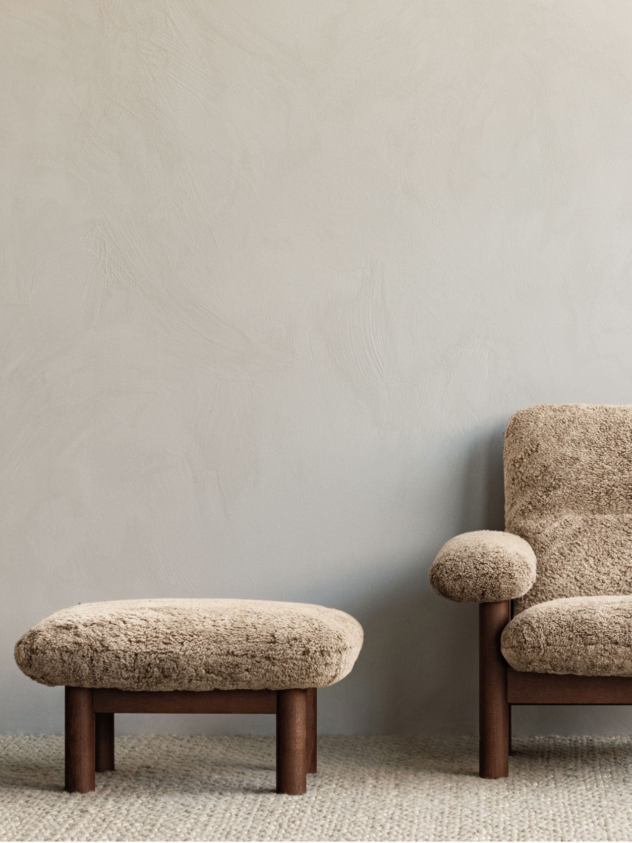Brasilia Ottoman. Sheepskin