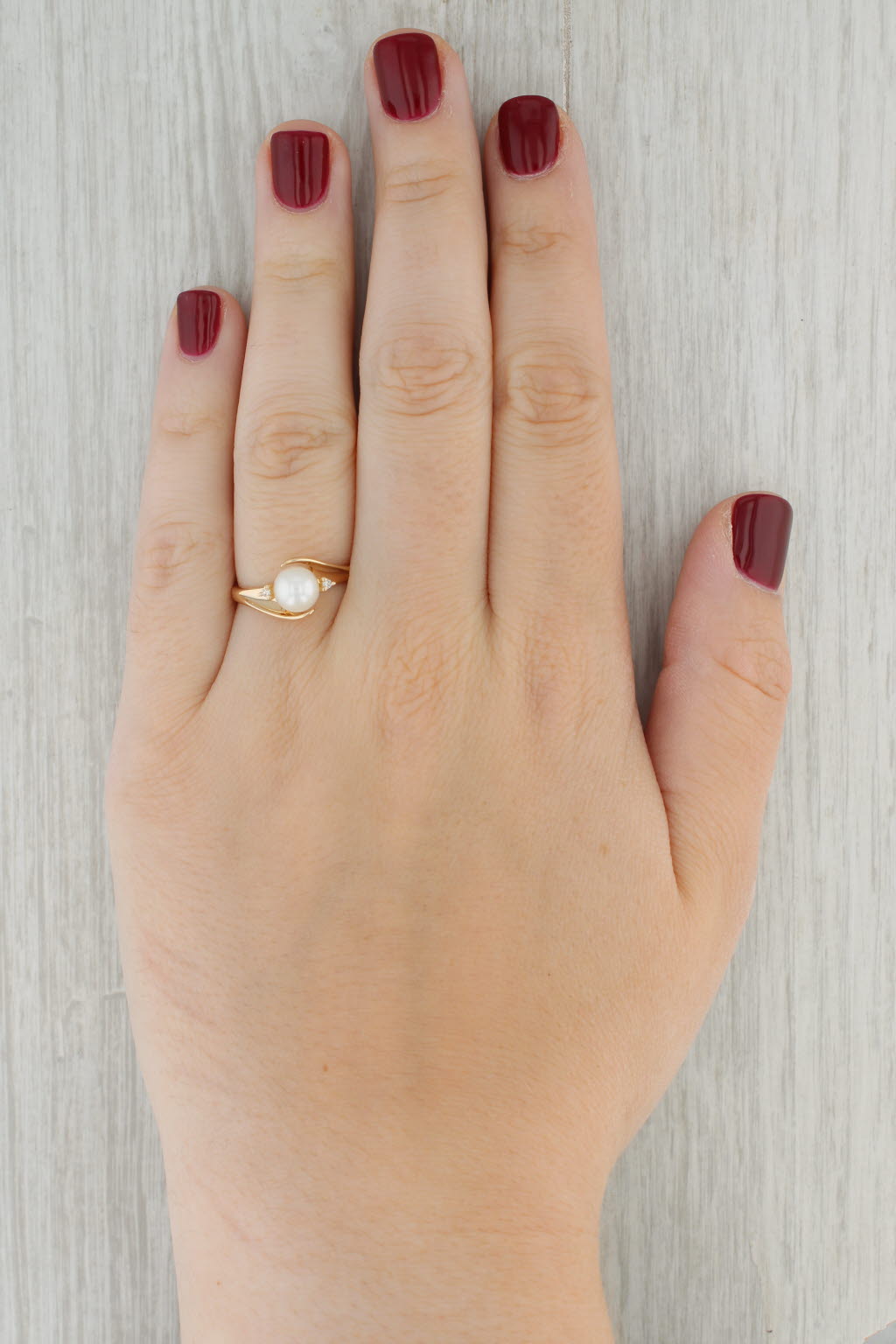 0.20ctw Cultured Pearl and Diamond 14K Yellow Gold Ring