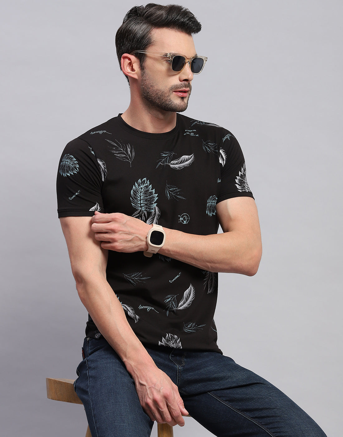 Men Black Floral Print Round Neck Half Sleeve T-Shirt