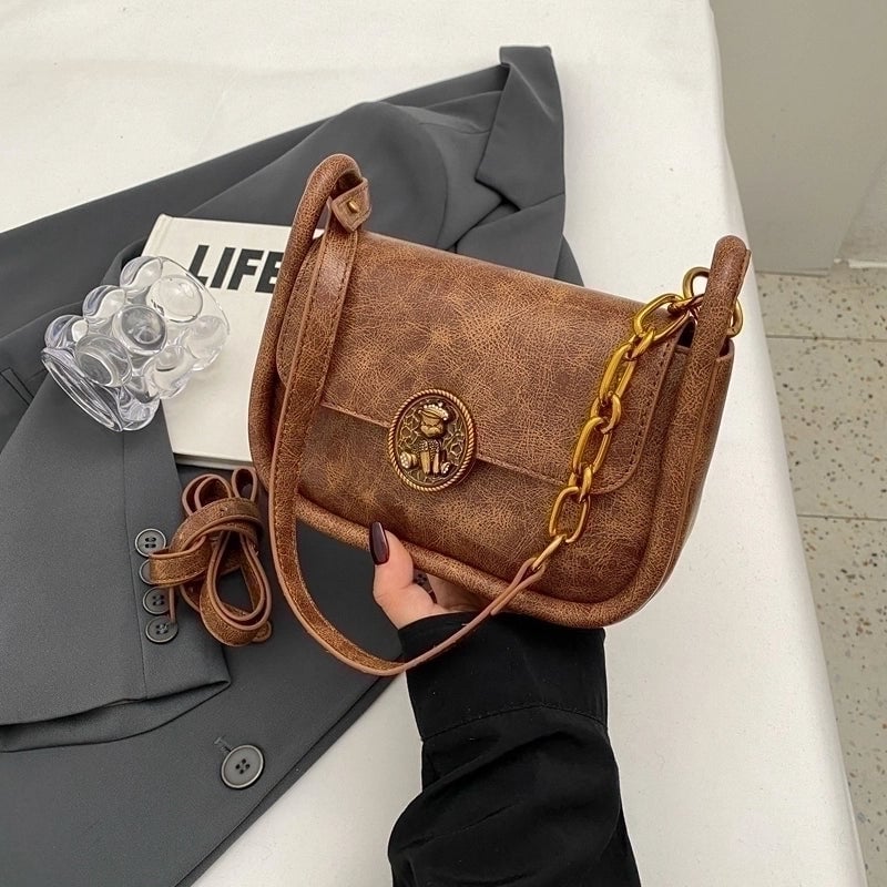 Women's Pu Leather Solid Color Classic Style Square Magnetic Buckle Shoulder Bag