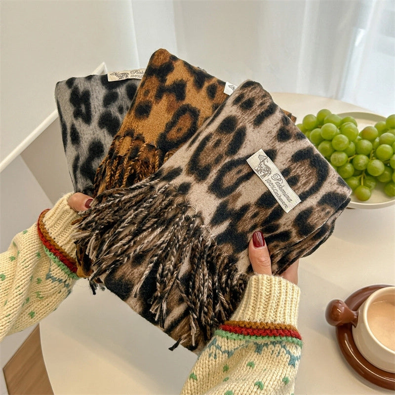 Women's Classic Style Leopard Imitation Cashmere Tassel Scarf
