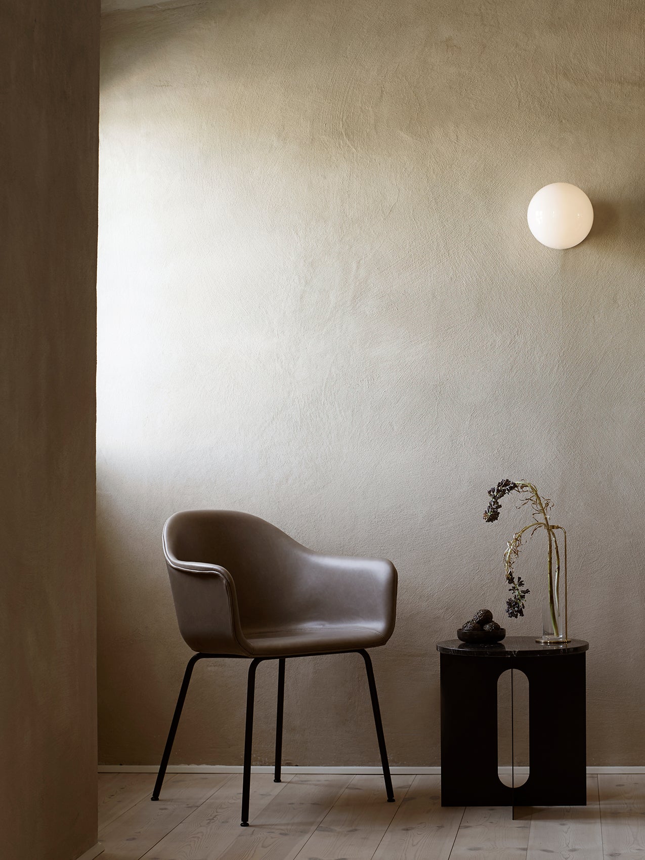 TR Bulb. Ceiling/Wall Lamp