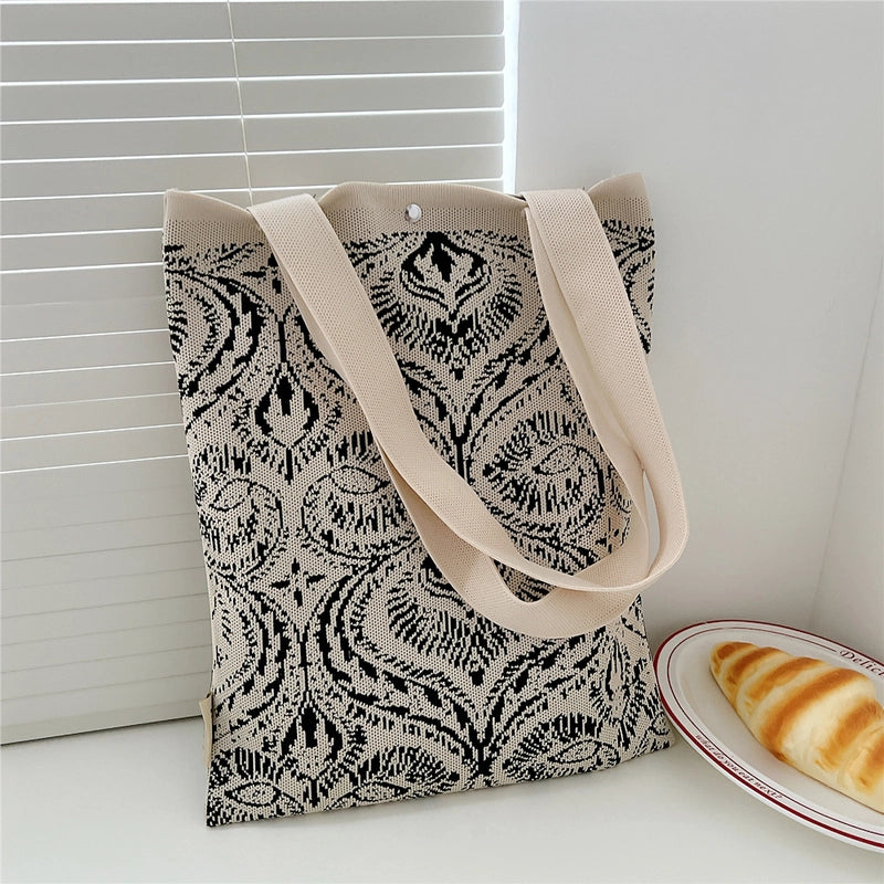 Women's Medium Knit Cartoon Flower Cute Square Lock Clasp Underarm Bag