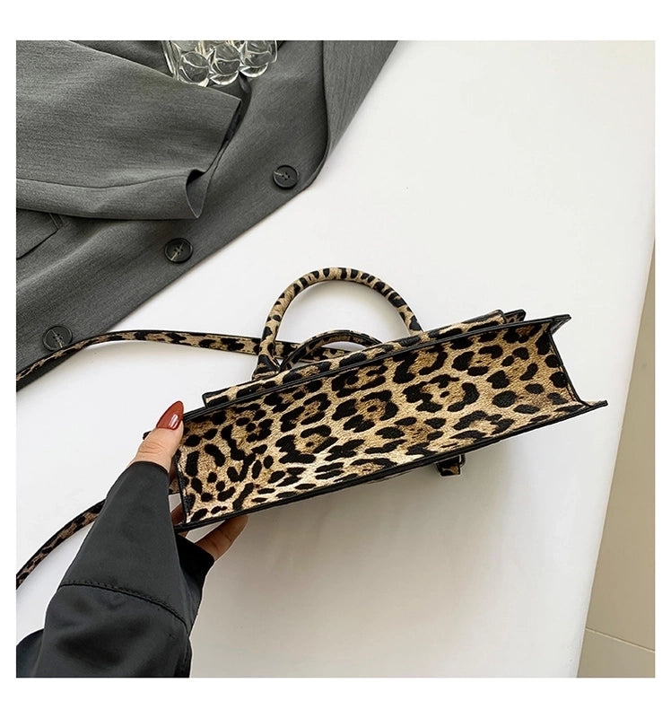 Women's Medium Pu Leather Leopard Streetwear Square Magnetic Buckle Crossbody Bag