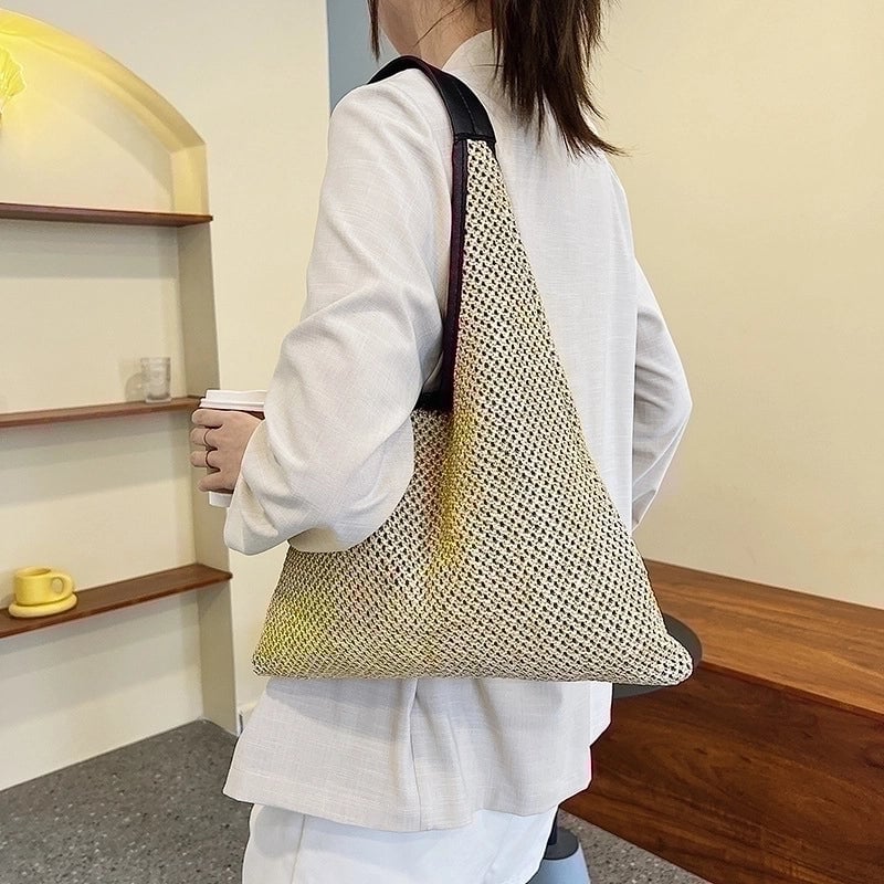 Women's Medium Summer Straw Vintage Style Shoulder Bag