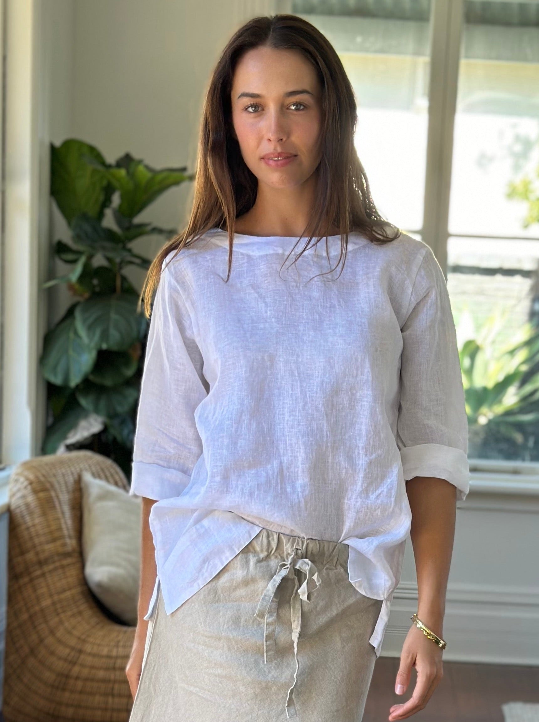 april top-white linen