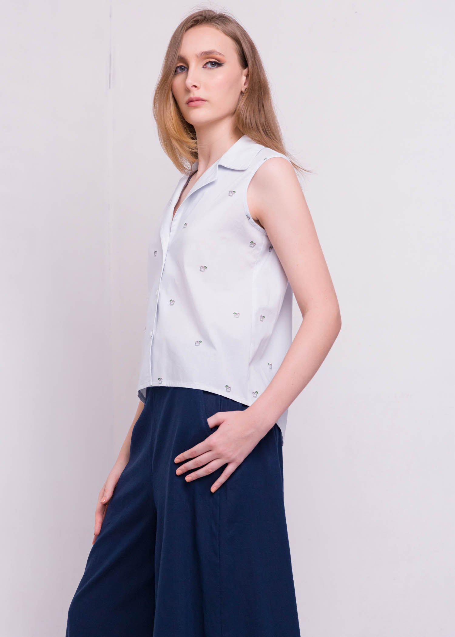 Sleeveless Cuban Collar Crop Shirt