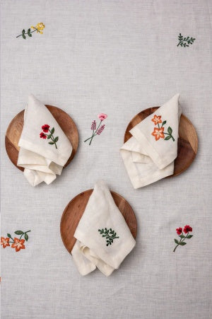 Linen Napkins With Botanical Embroidery in Beige