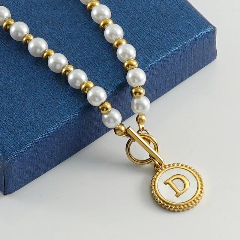 Minimalist Round Letter Imitation Pearl Titanium Steel Inlaid Shell Pendant Necklace 1 Piece