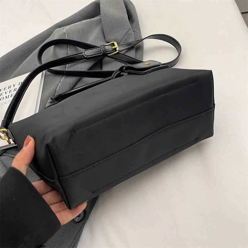 Women's Nylon Solid Color Classic Style Square Zipper Crossbody Bag