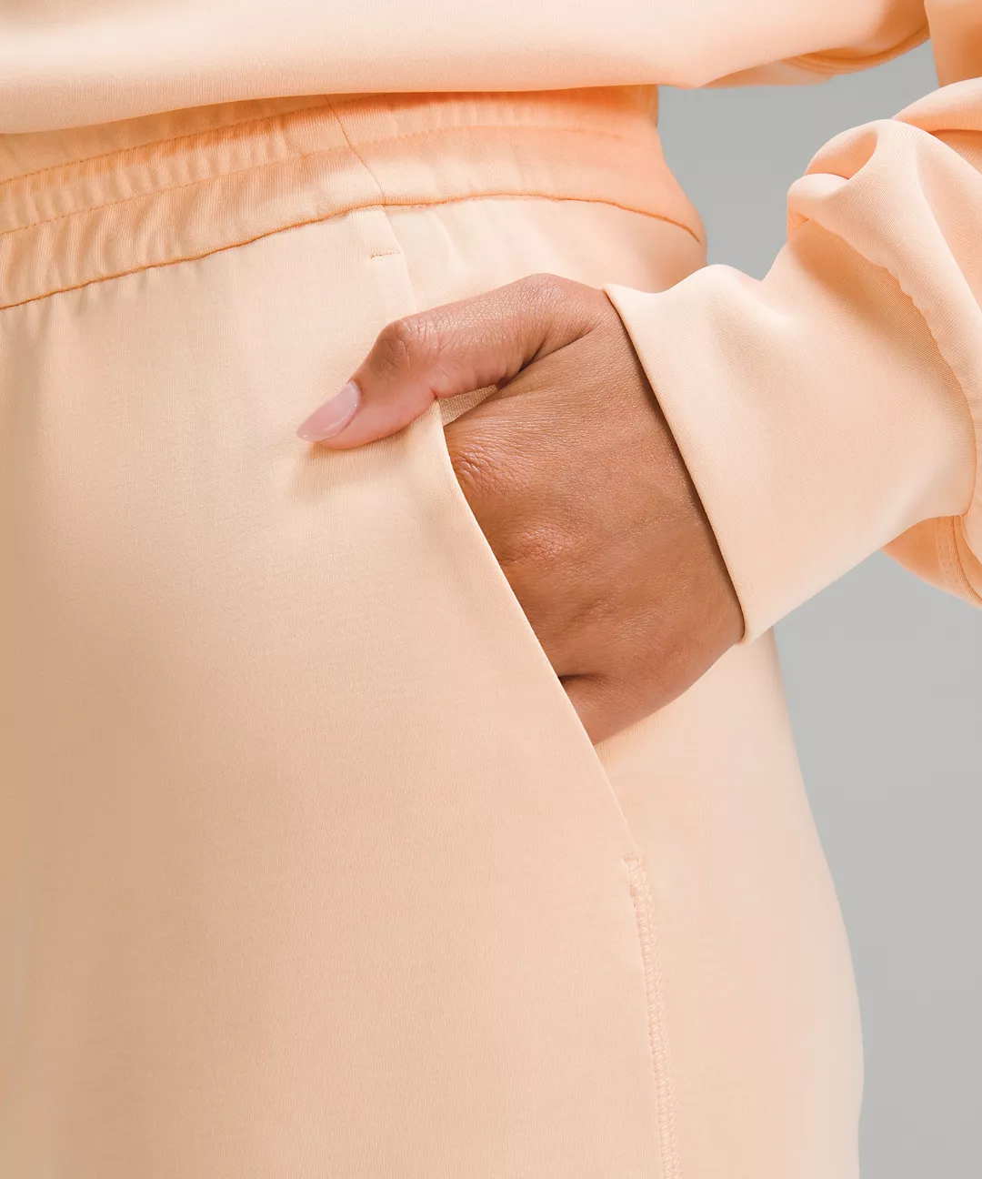 Softstreme High-Rise Straight-Leg Cropped Pant
