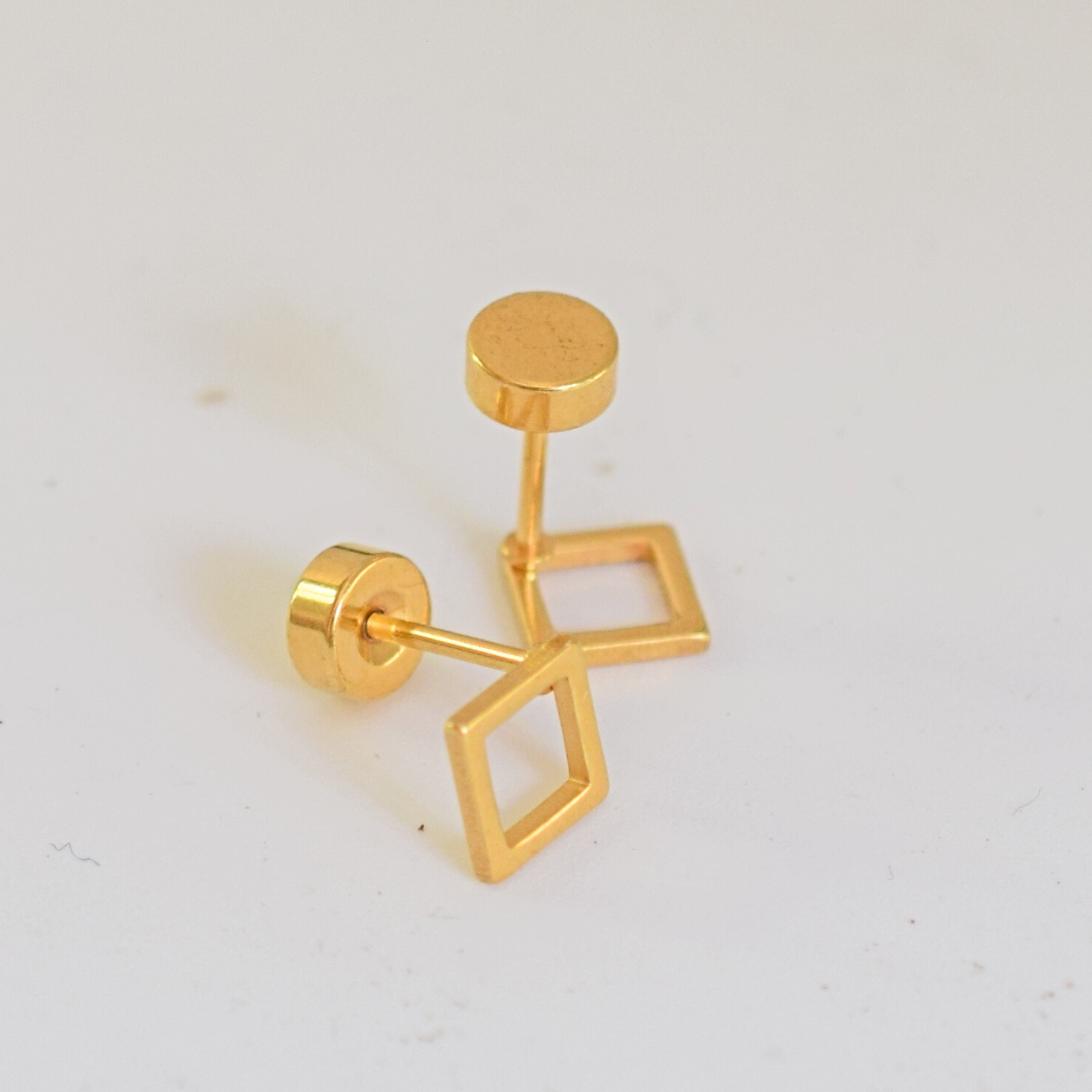 Hollow square studs - Silver