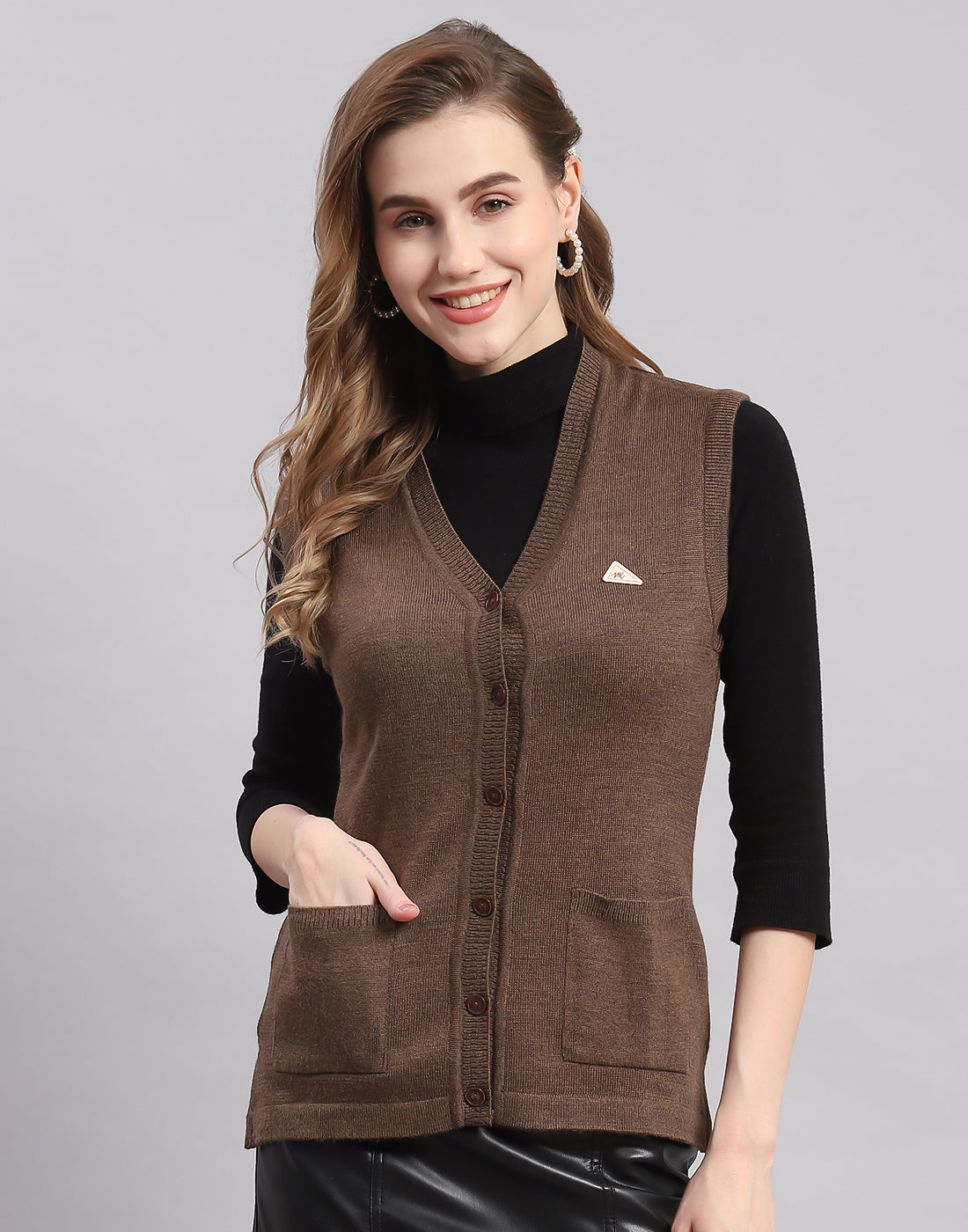 Women Brown Solid V Neck Sleeveless Cardigan