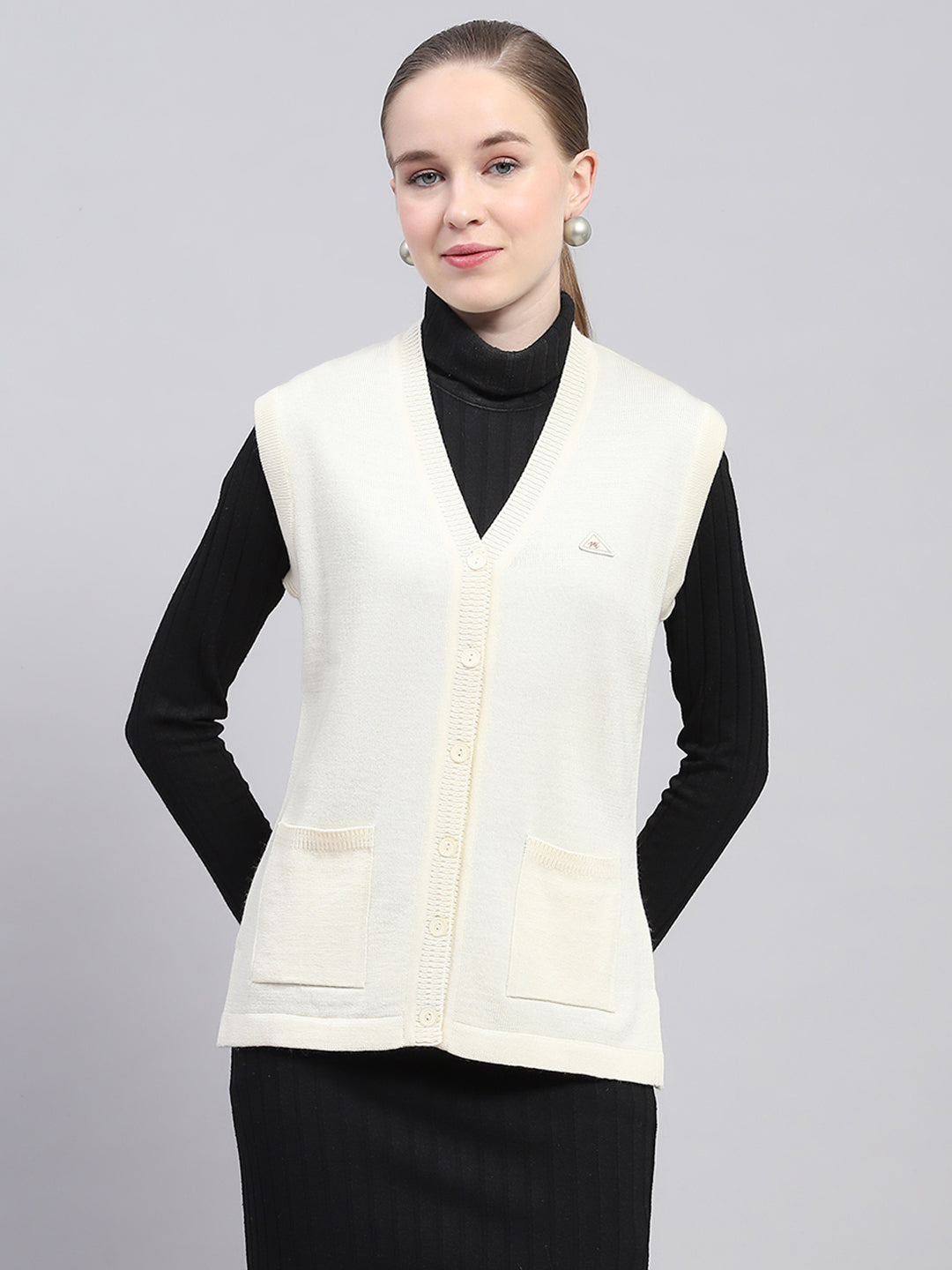 Women Off White Solid V Neck Sleeveless Cardigan