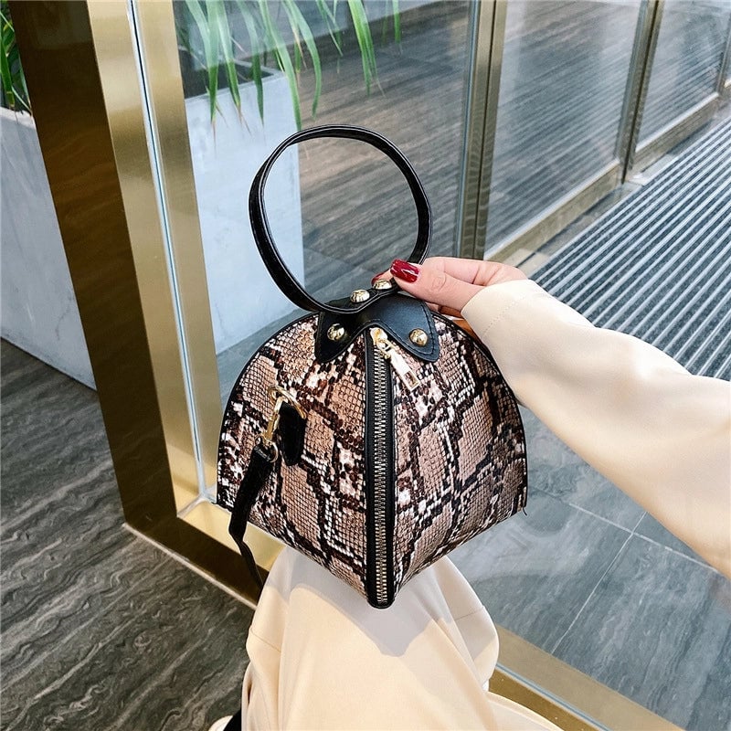 Fashion Leopard Triangle Bag  New Arrival Portable Women's Bag Fashionable Women's Shoulder Crossbody Mini Bag