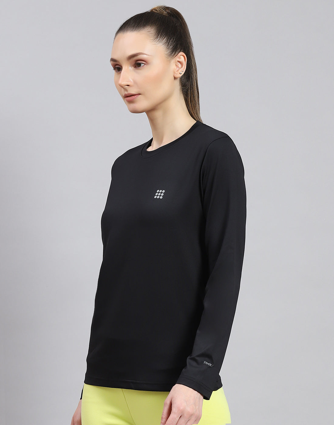 Women Black Solid Round Neck Full Sleeve Top