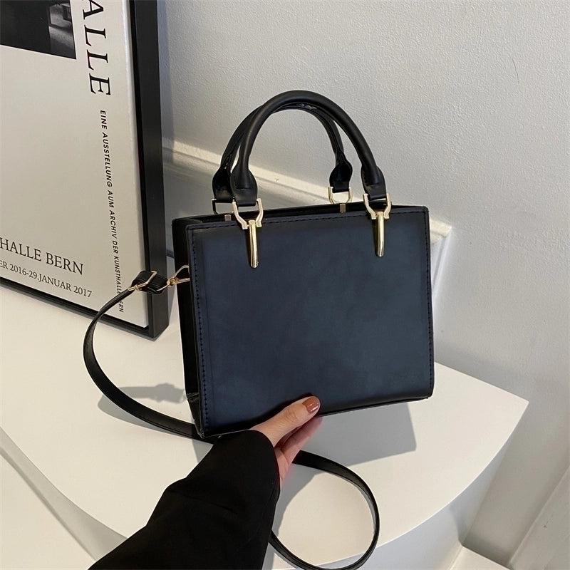 Women's Pu Leather Solid Color Vintage Style Classic Style Square Zipper Shoulder Bag