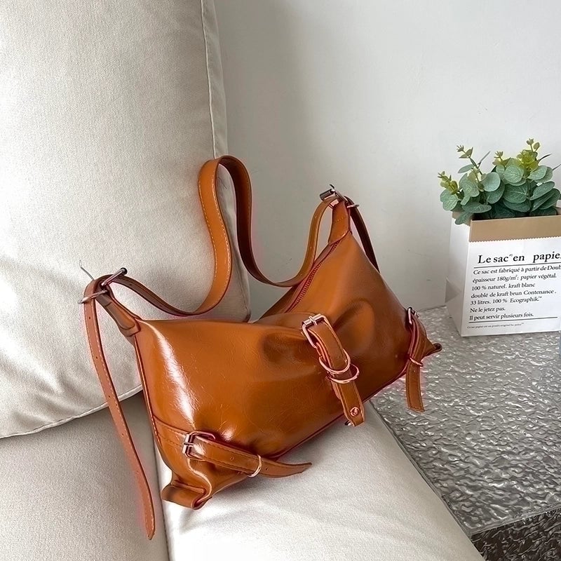 Women's Pu Leather Solid Color Classic Style Zipper Underarm Bag
